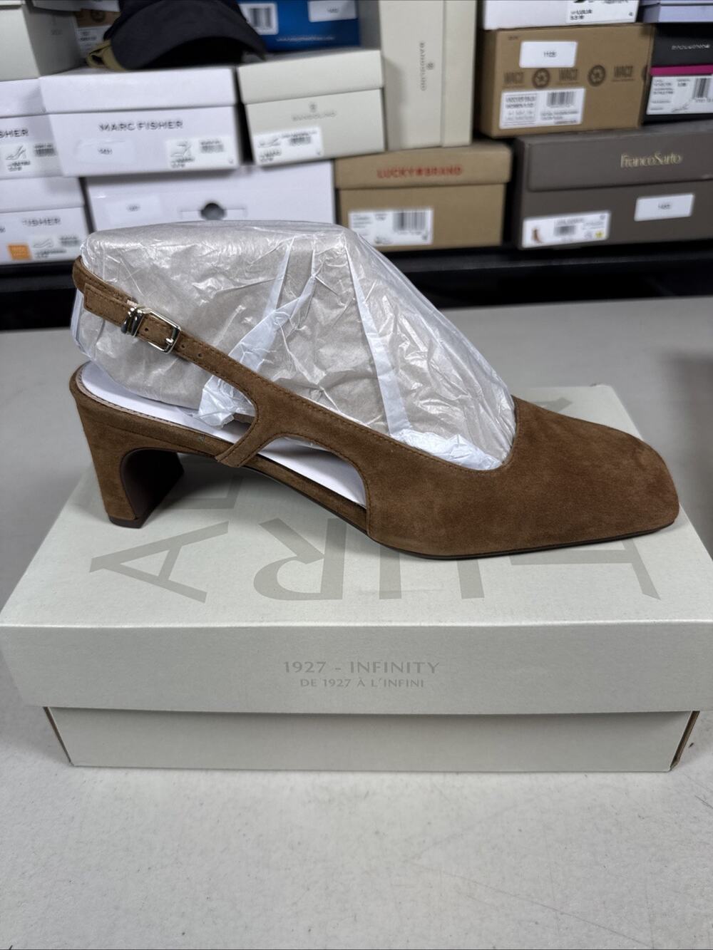 Women's 11 Naturalizer Women's Carmen Slingback Pumps Brown Suede